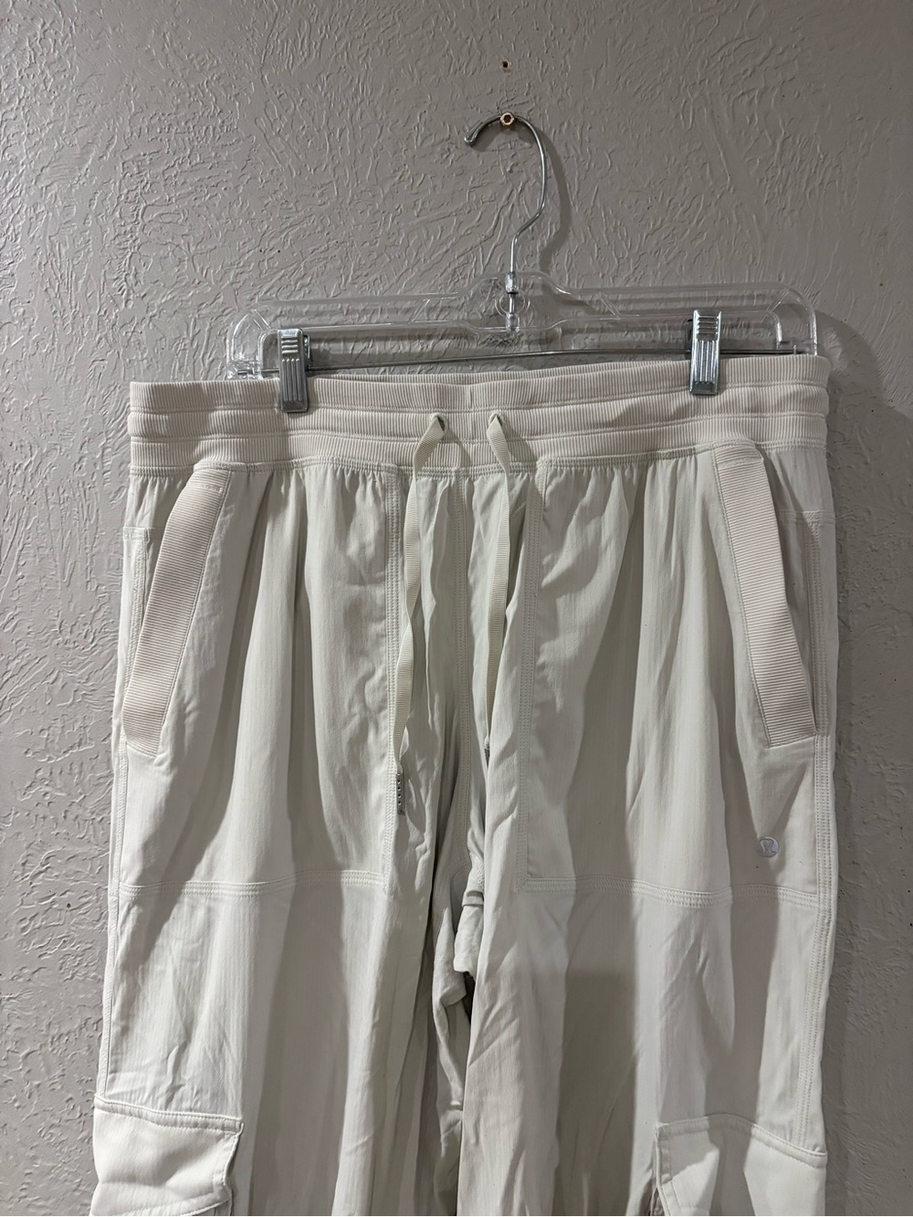 Lululemon Dance Studio Relaxed-Fit Mid-Rise Cargo Athletic Pant in Bone size L - Picture 7 of 9